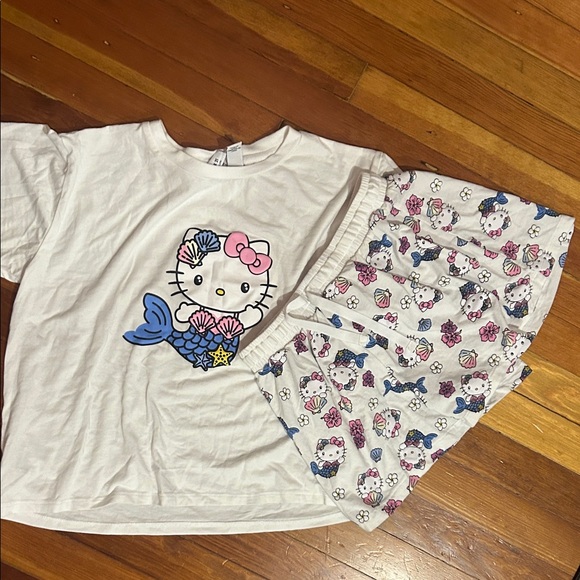 Hello Kitty Pajama Set - Mermaids - Picture 1 of 5